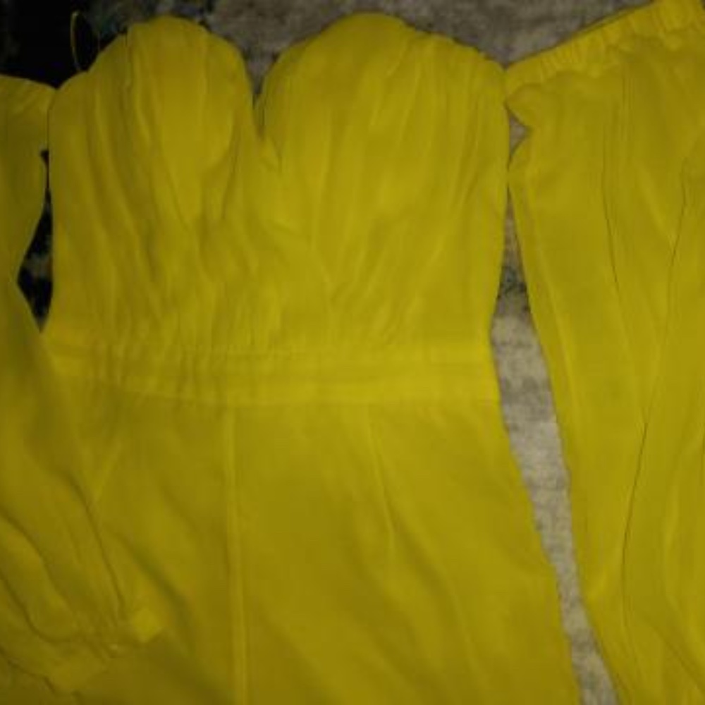 Womans Size Small Yellow 1piece Jumpsuit NEW
